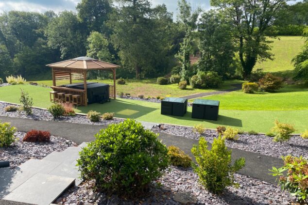 Cilrhiw Country House Hot Tub